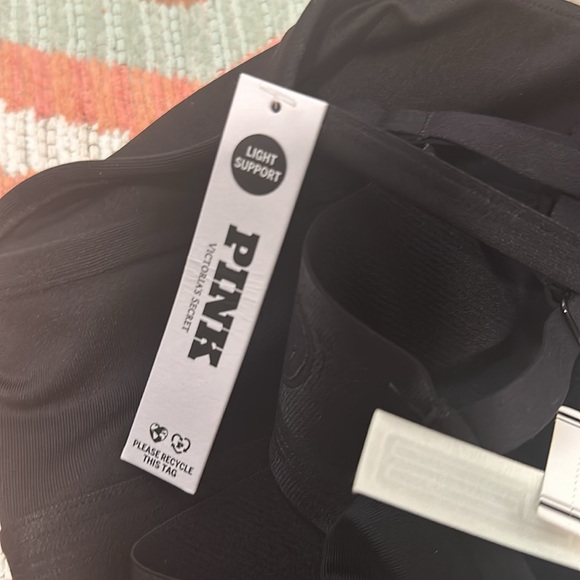 Ultimate Scoop Sports Bra - Picture 5 of 6